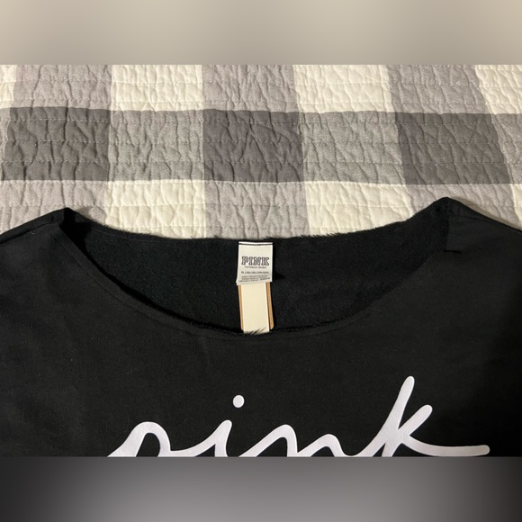 NWT Victoria’s Secret Pink sweatshirt. - Picture 2 of 5